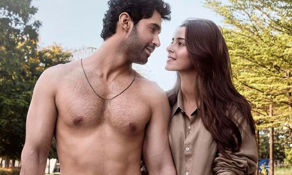 Bollywood's South Strategy: Ananya Panday's 'Chand Mera Dil' Shot Entirely in Hyderabad