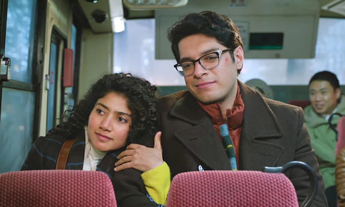 Aamir's Ek Tha Raja Opens Bookings a Month Early, But Audience Response Remains Cold