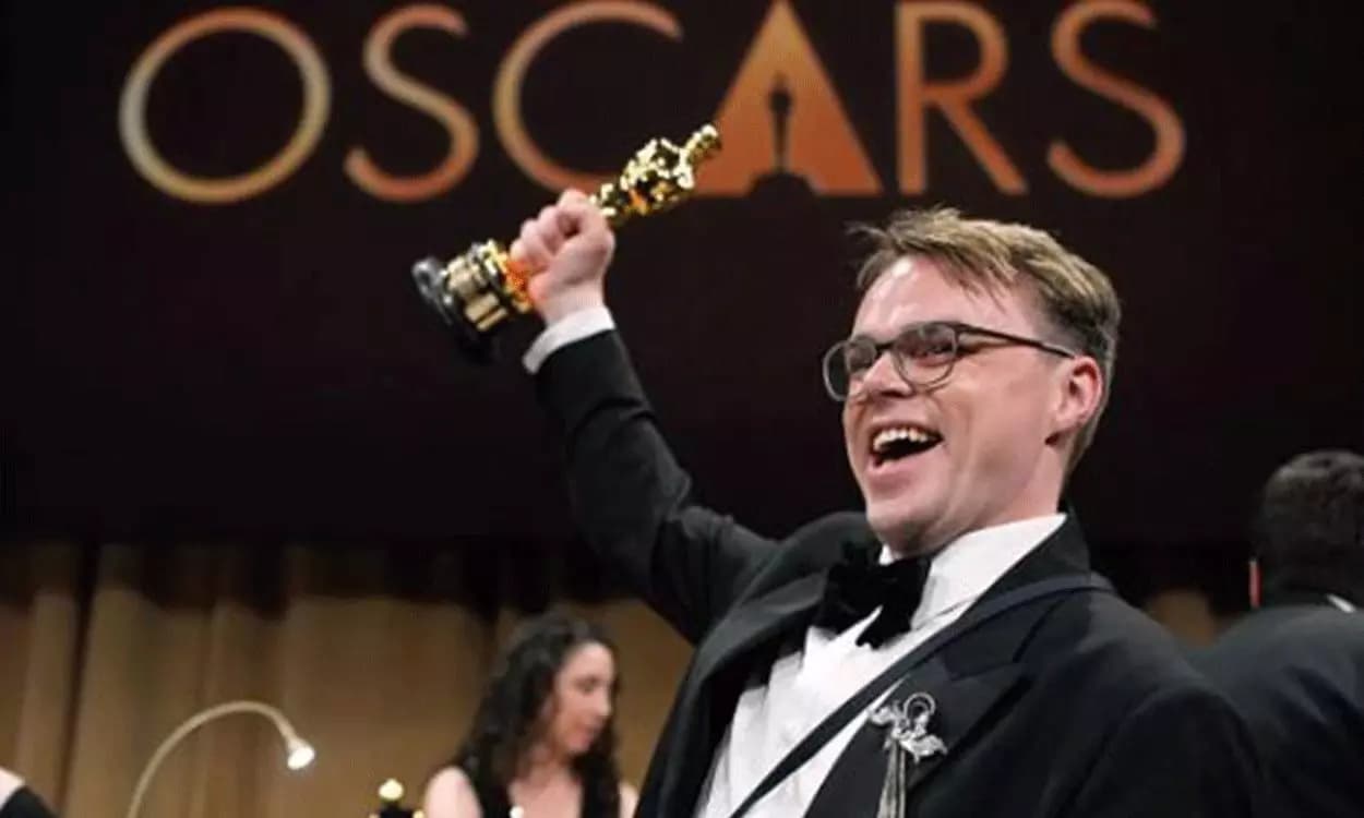 Russian Director's Missing Oscar Found by Lufthansa After Airport Mix-Up