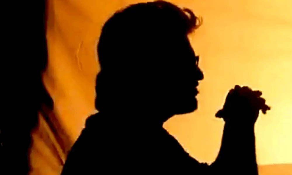Rajinikanth's Humbling Moment: When a ₹10 Note Melted the Superstar's Ego
