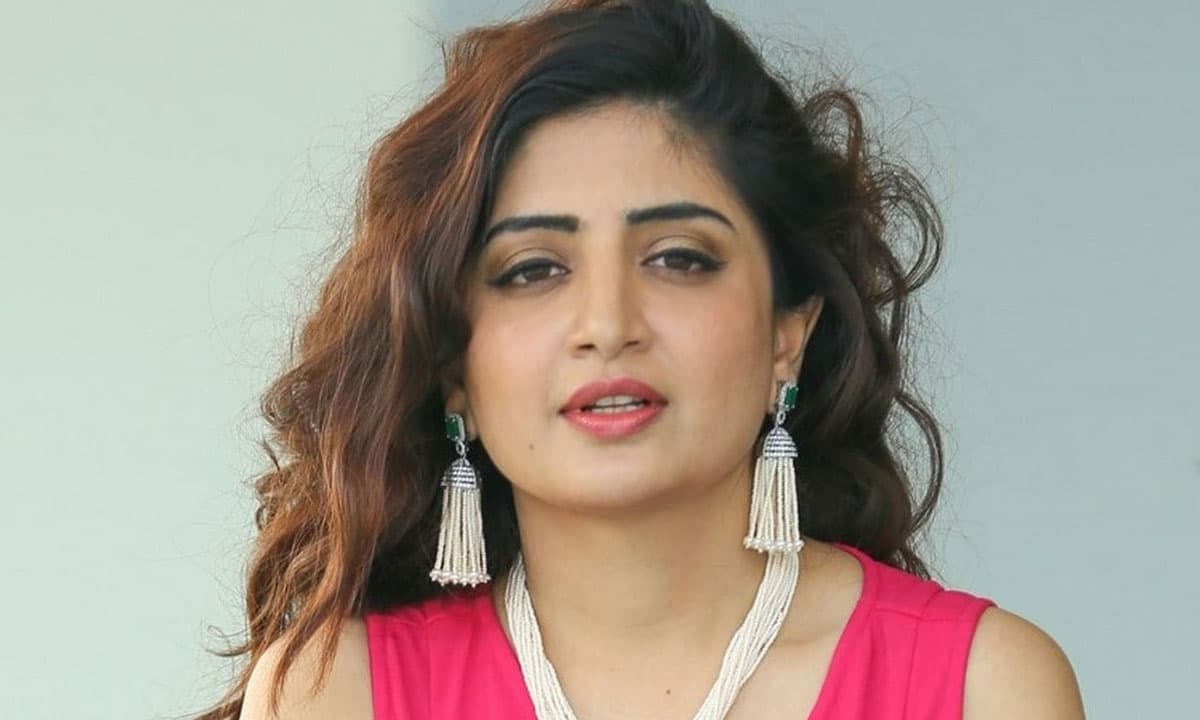 Poonam Kaur's YCP Support Tweets Go Viral, Netizens Divided Over Her Political Stance