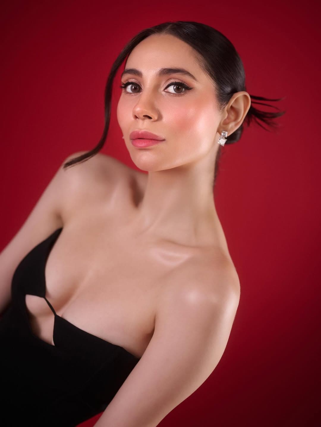 Zahrah S Khan Channels Dark Glam in Latest Fashion Statement